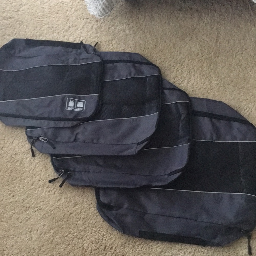 Set of 4 travel bags